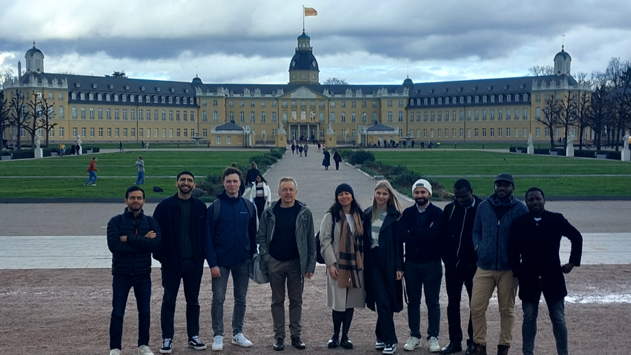 Master PG students in front of the castle of Karlsruhe 