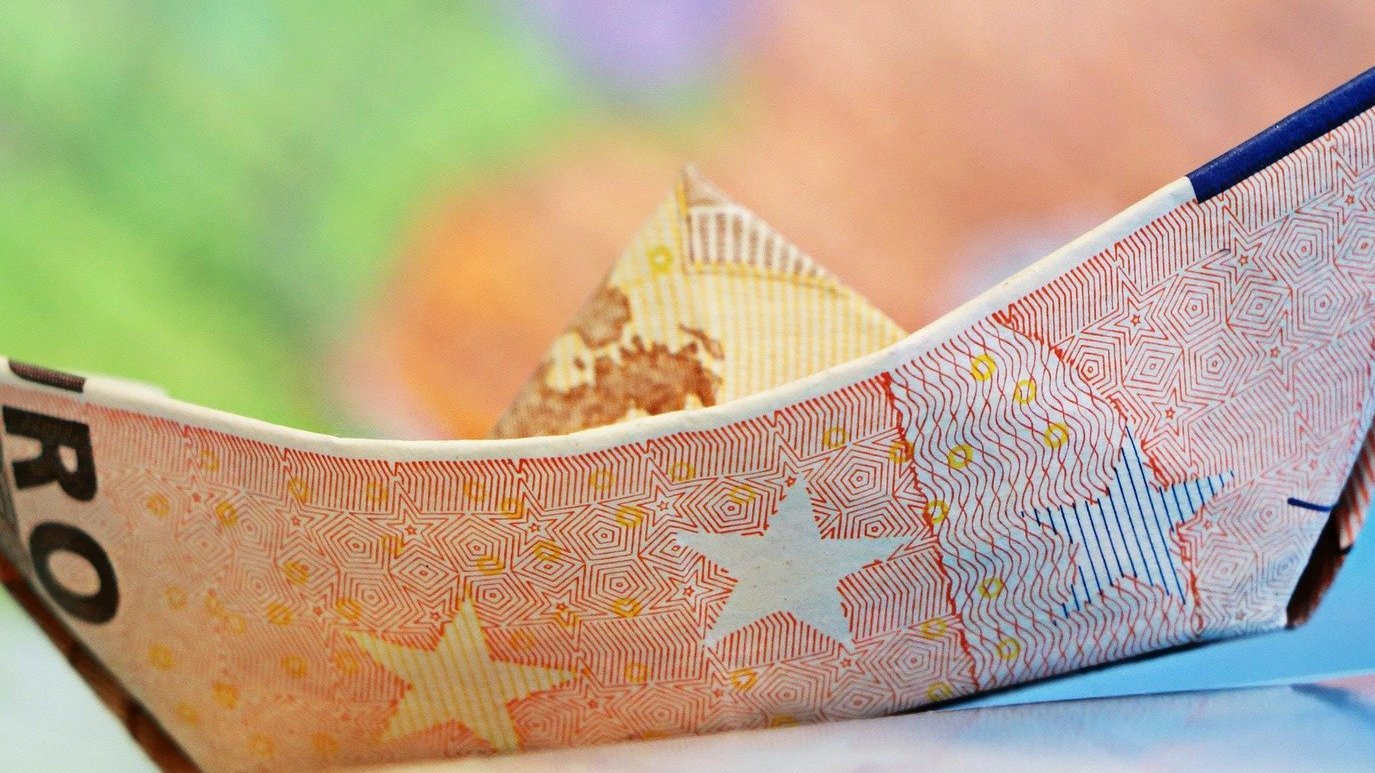 Origami-Schiff mit 50 Euro