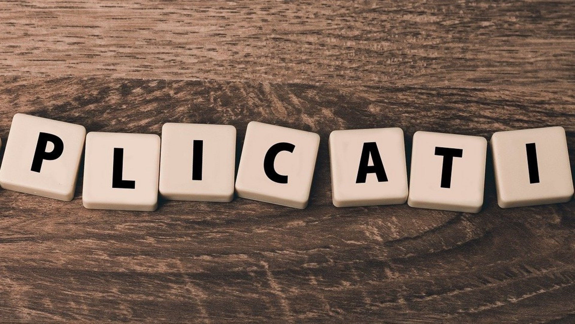 Das Wort Application als Einzelbuchstaben