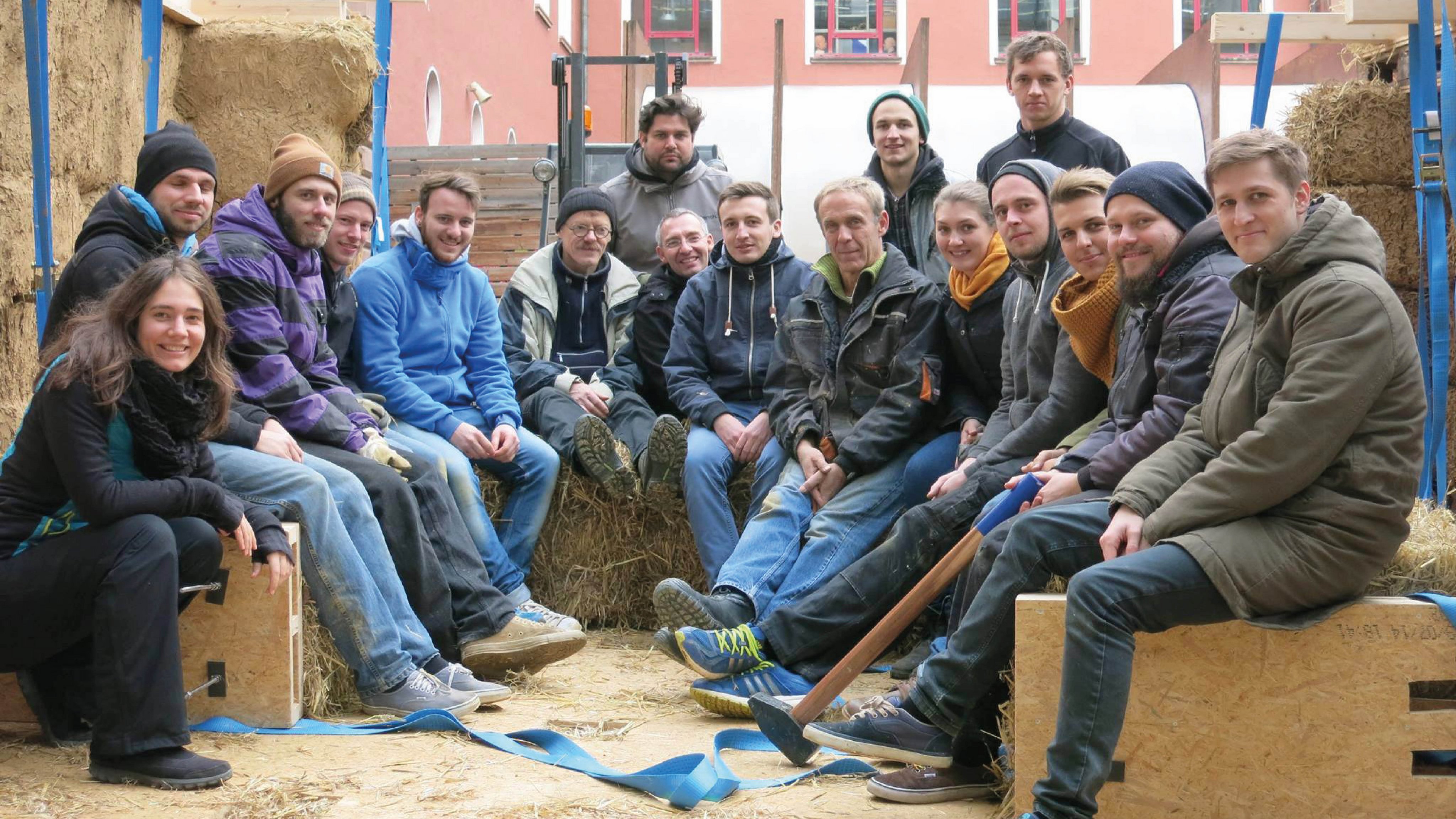 Gruppenbild aller Beteiligten