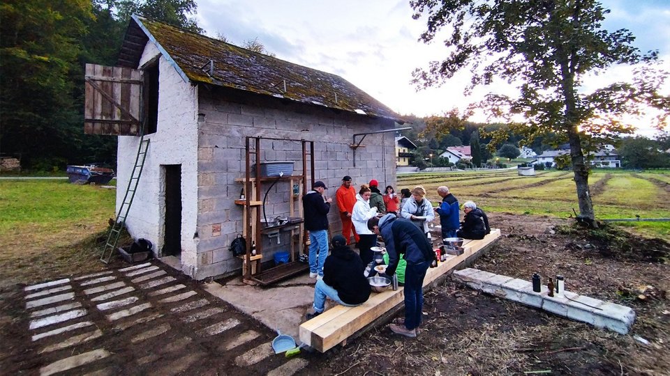 Bauen mit Naturmaterialien, Workshop am Wörhtersee in Kärnten