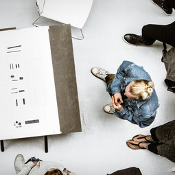 HFT Imageshooting Personen versammeln sich