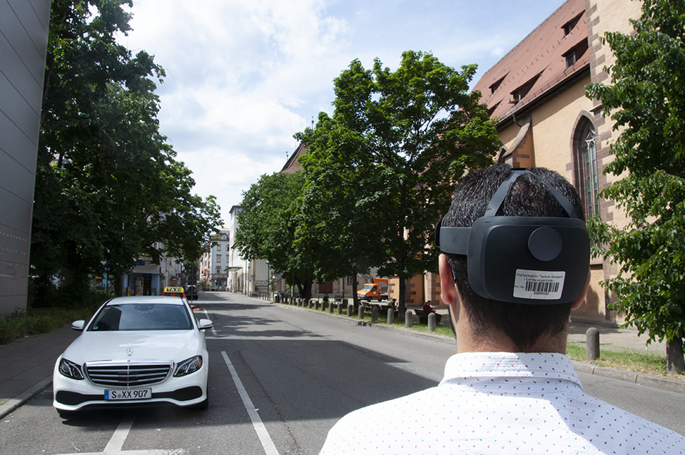 Hololens, Visualisierung eines Zukunftsszenarios im Stadtraum / Hololens, visualization of a future scenario in urban space