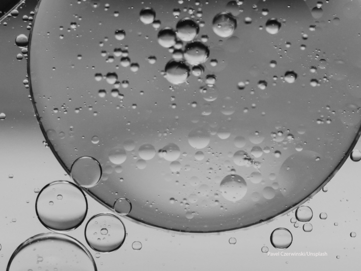 Luftblasen in einer Flüssigkeit