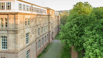 Seitenansicht eines Gebäudes der HFT Stuttgart