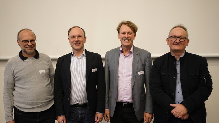 Alter und neuer Vorstand des FBTI