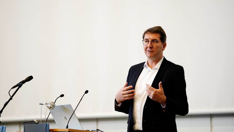 Prof. Dr. Lutz Gaspers