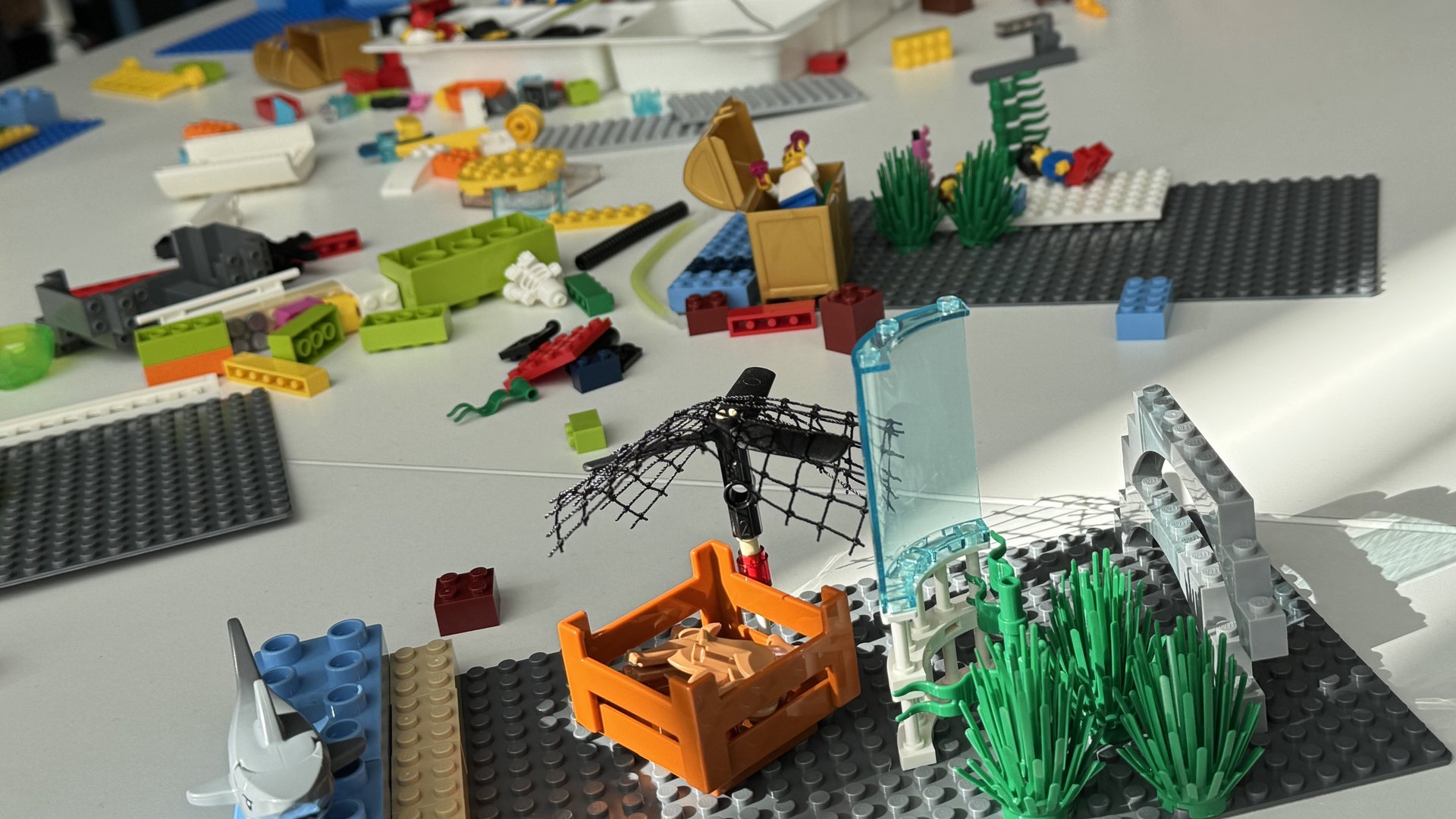 Mit Lego umgesetzte Aufgabenstellung.