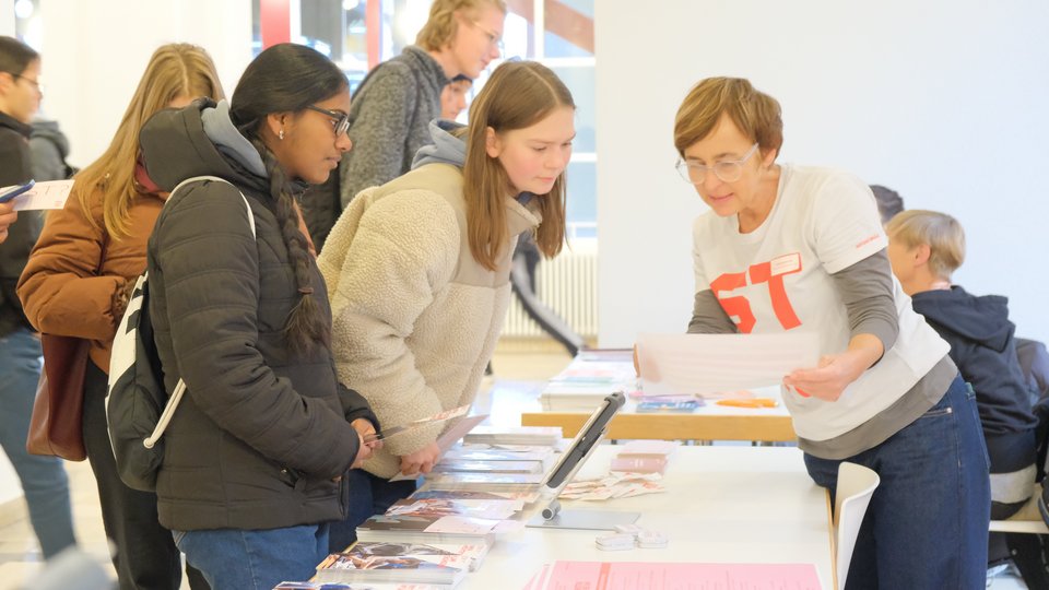 Studierende beim Studieninfotag 2025