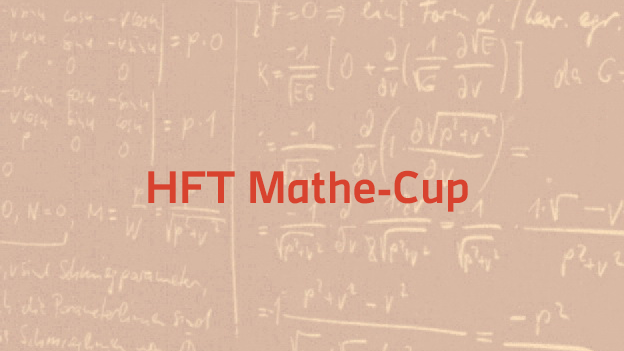 Mathe-Cup Schriftzug über Formeln auf Tafel