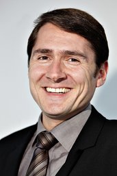Dr. Stefan Hellfeld