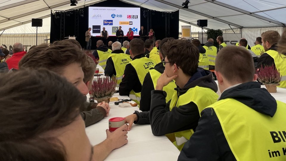 Exkursion zu MTS Schrode - Begrüßung