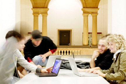 Studenten Gruppe am Lernen